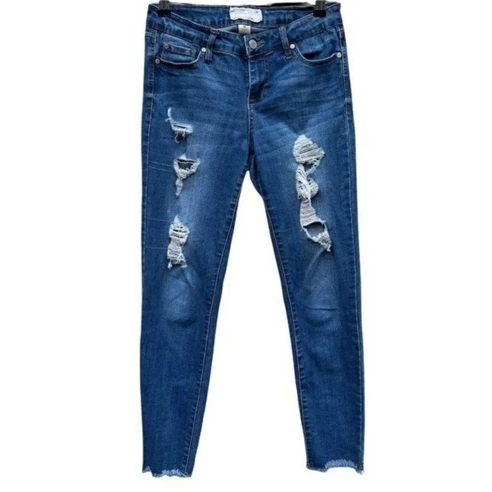 Altar’d State distressed Skinny Blue jeans Rough Hem size 27/5